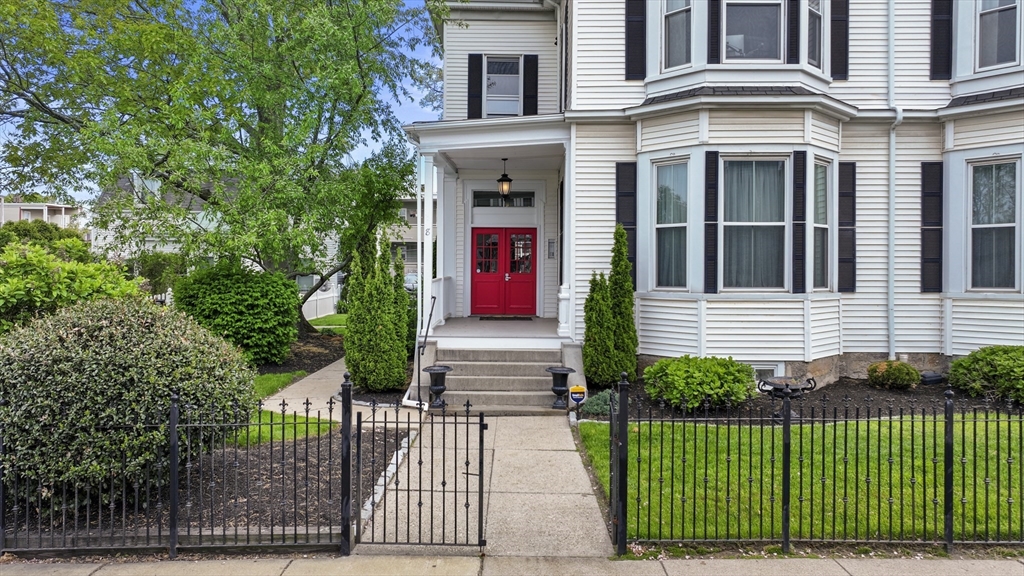 8 Mount Vernon St # 4