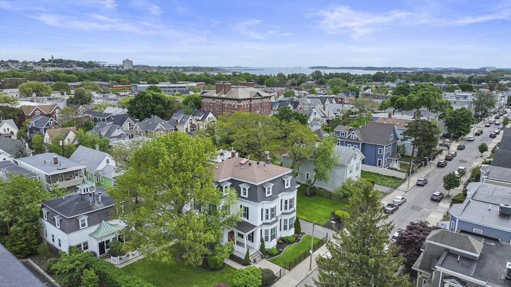 8 Mount Vernon St # 4