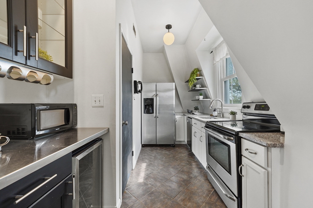 8 Mount Vernon St # 4