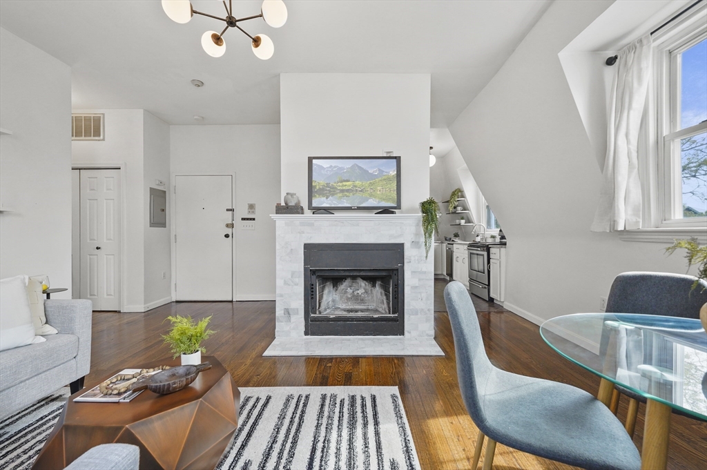 8 Mount Vernon St # 4