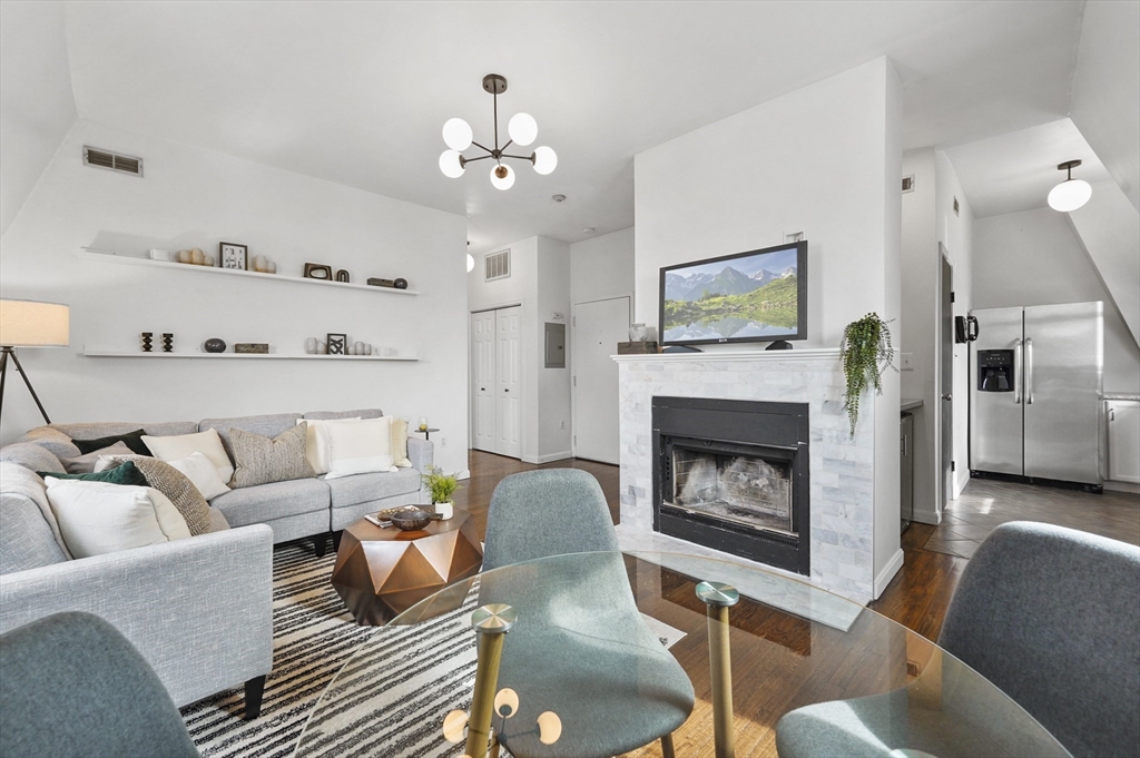 8 Mount Vernon St # 4
