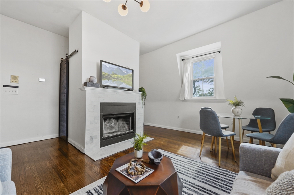 8 Mount Vernon St # 4