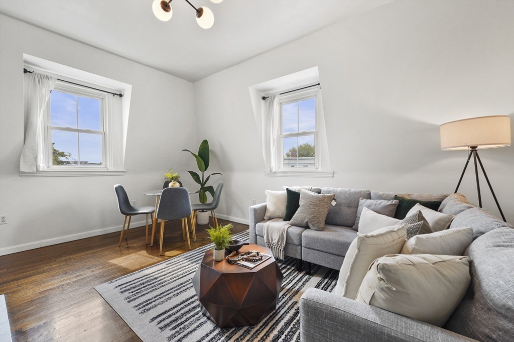 8 Mount Vernon St # 4
