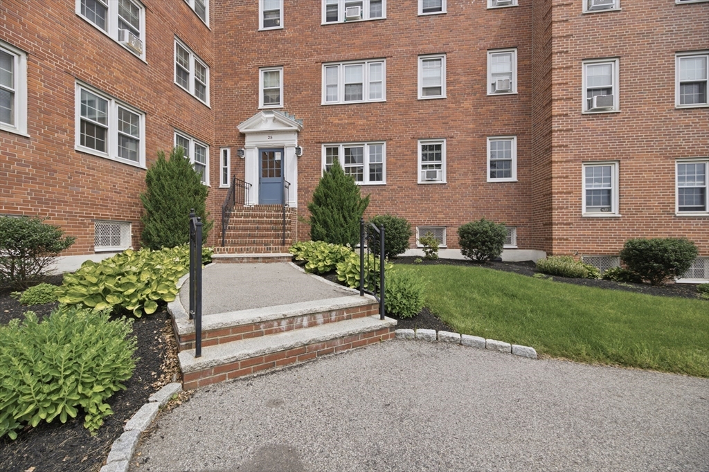 25 Lennon Court # 29
