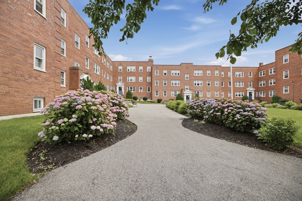 25 Lennon Court # 29