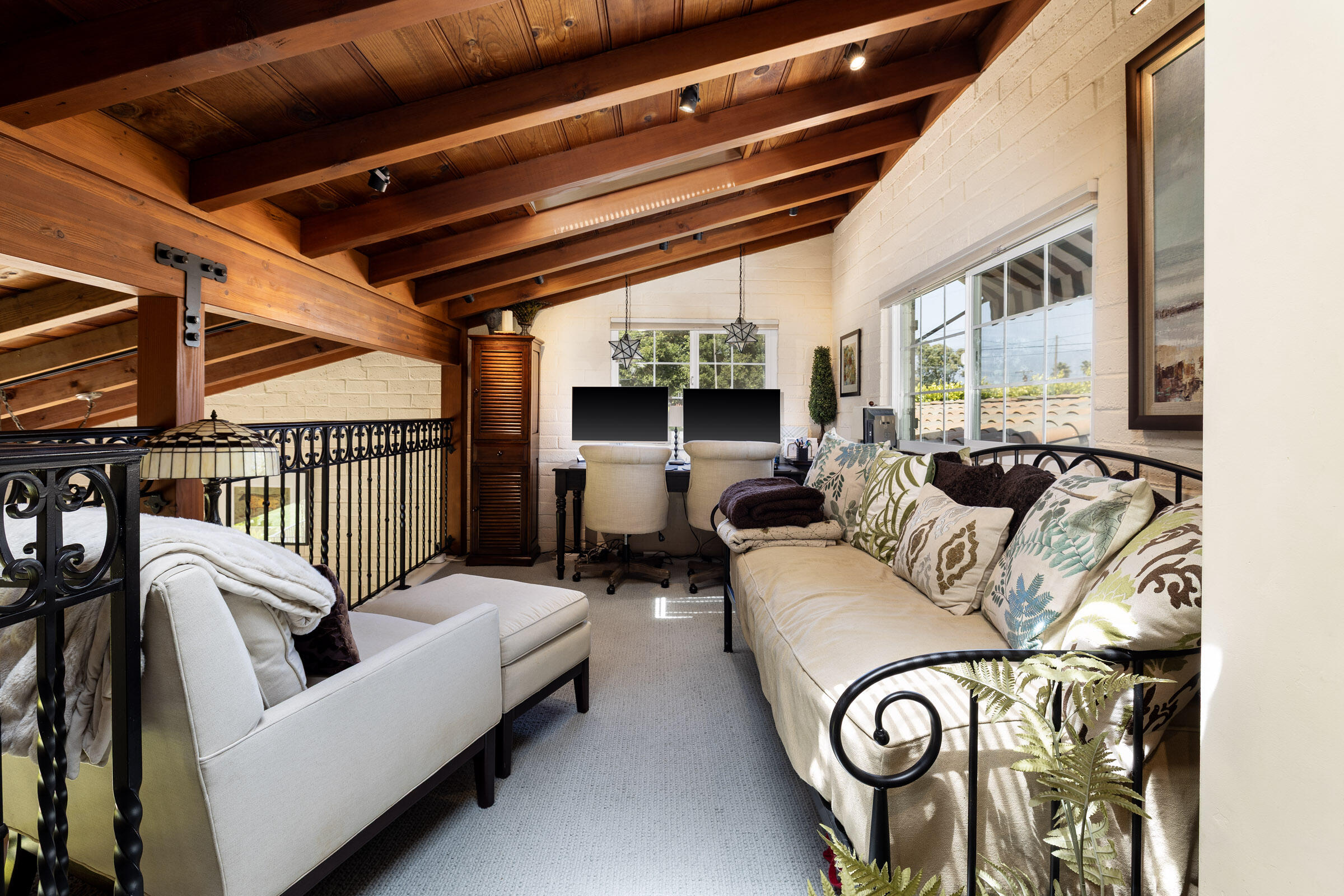 122 Skyline Circle