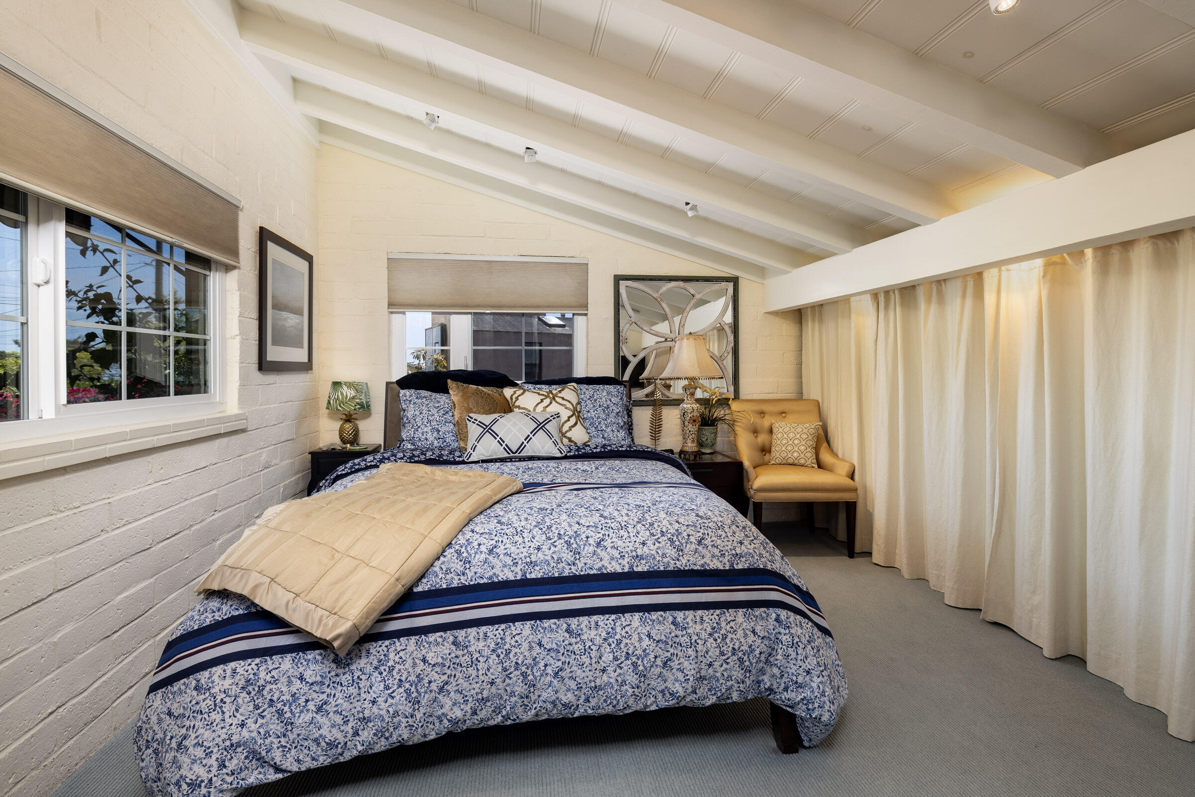 122 Skyline Circle