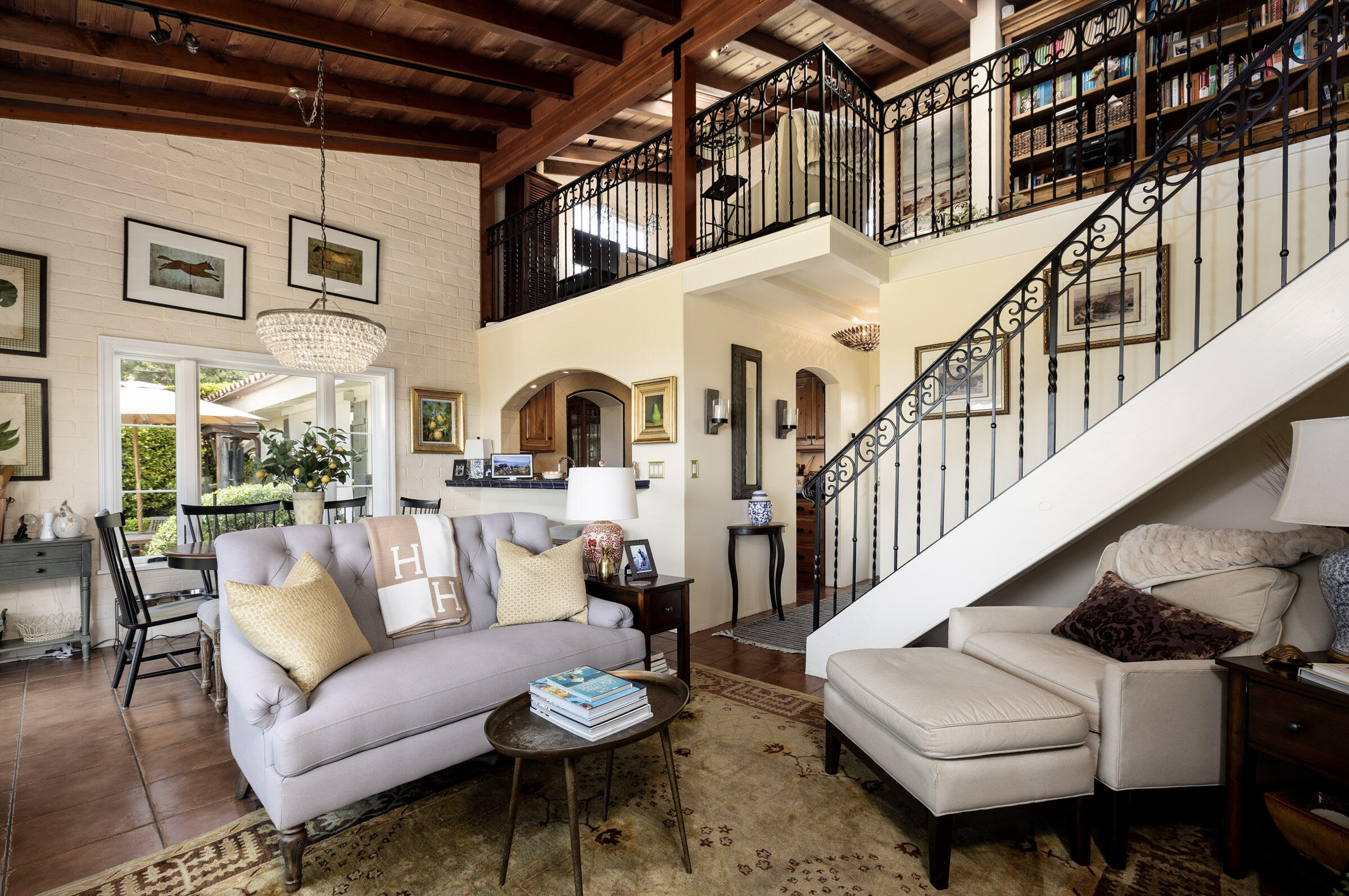 122 Skyline Circle