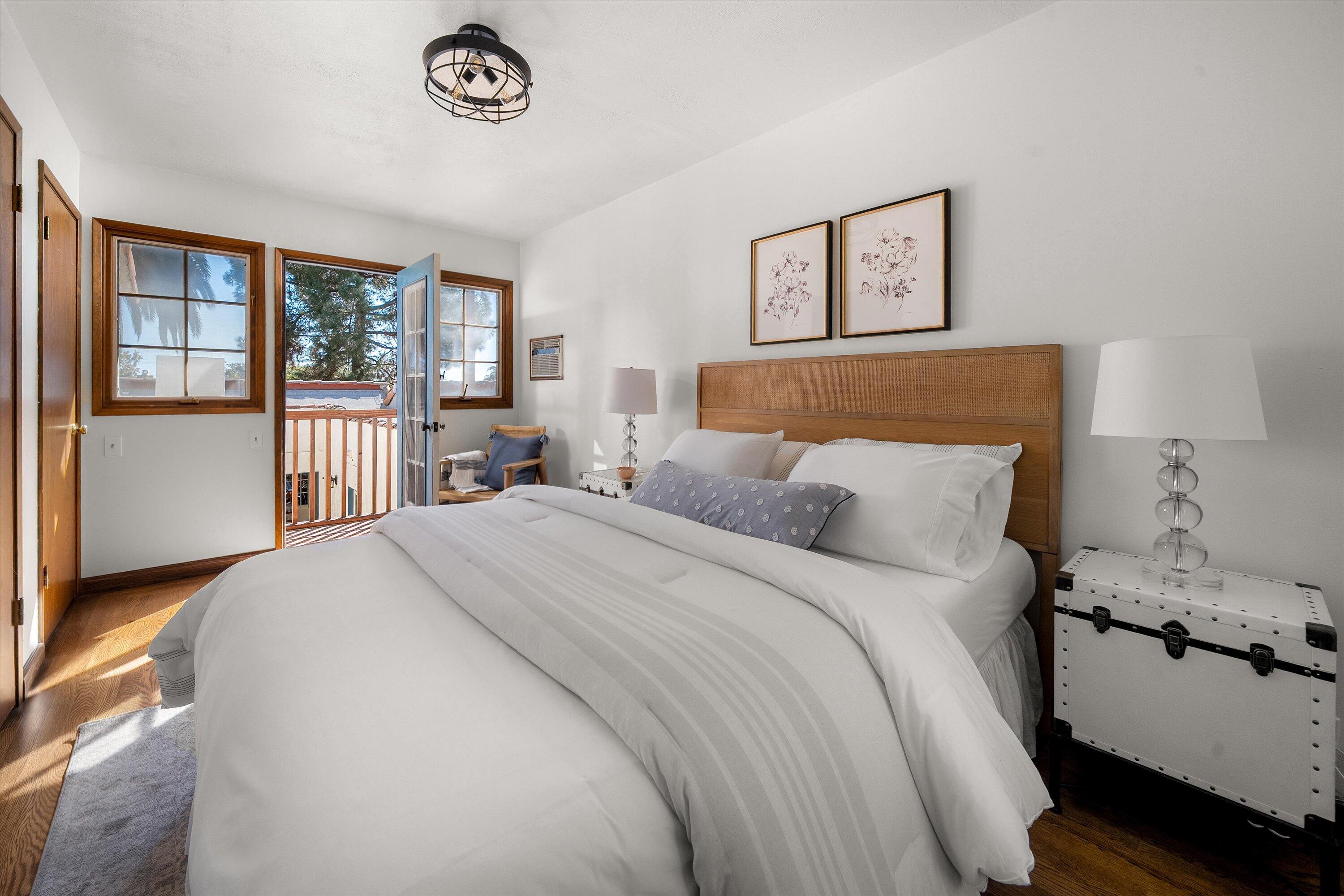 2922 Paseo Del Refugio