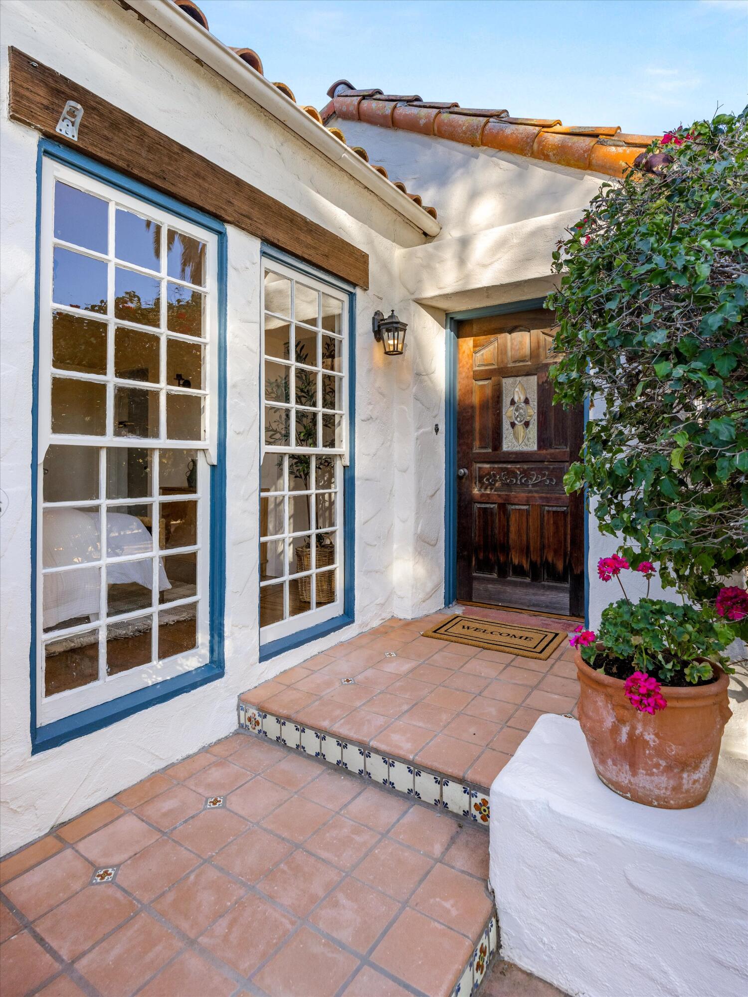 2922 Paseo Del Refugio