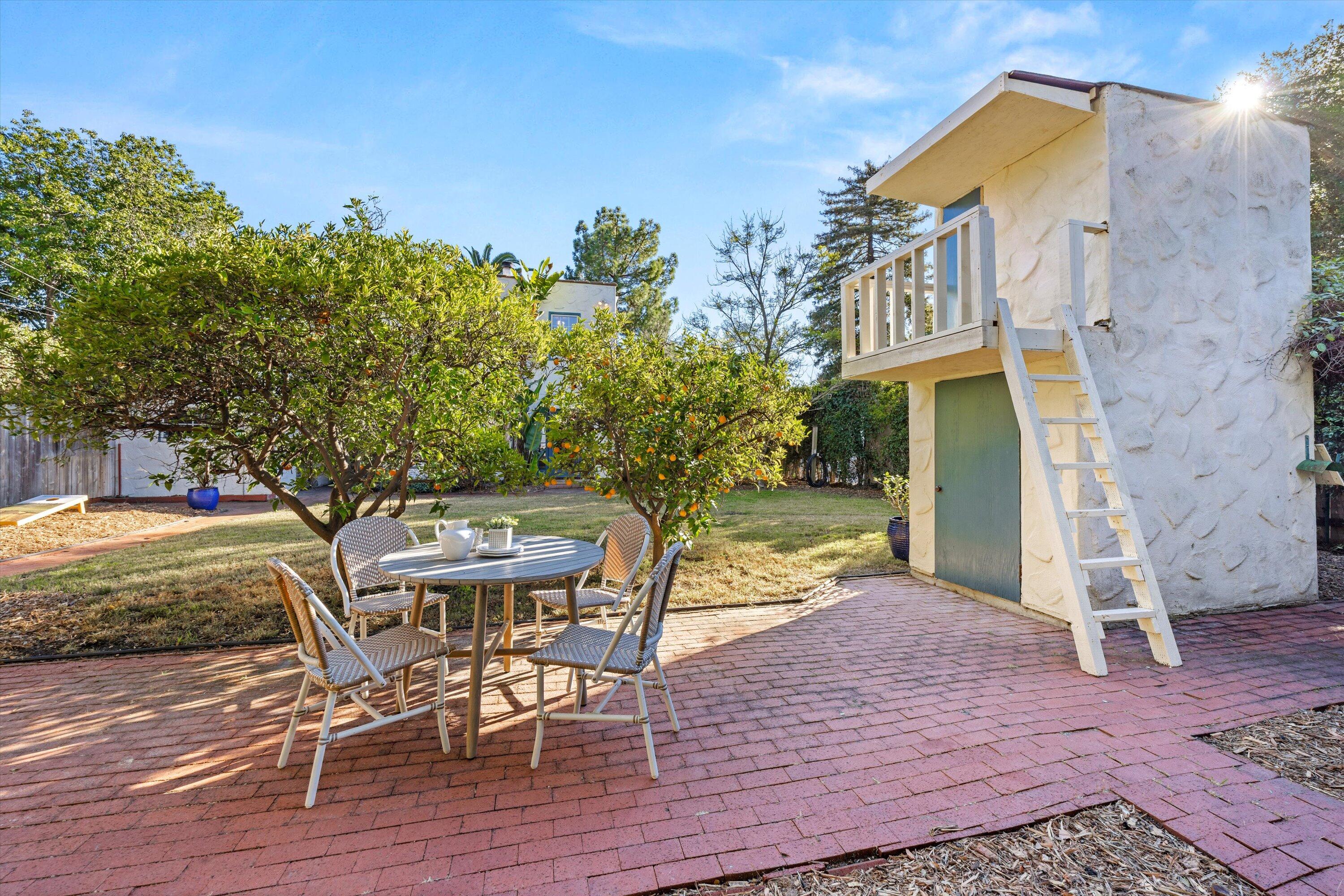 2922 Paseo Del Refugio