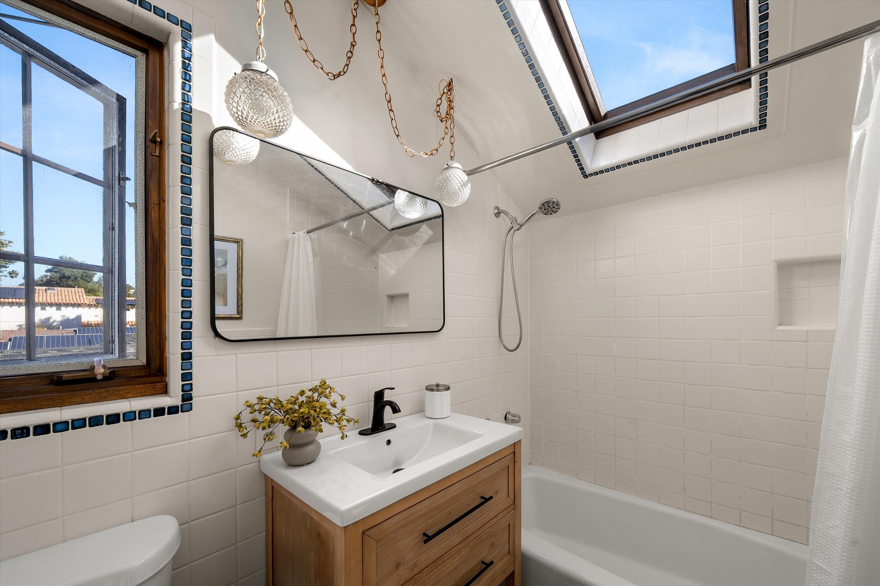 2922 Paseo Del Refugio