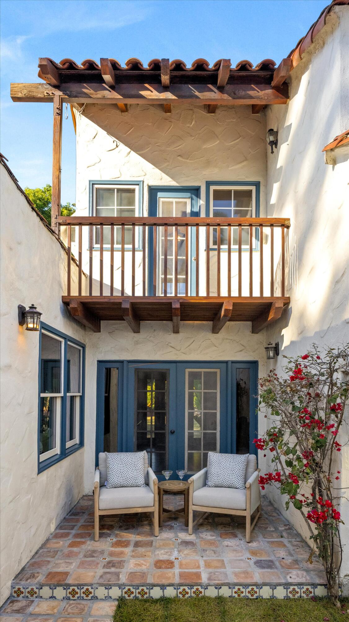 2922 Paseo Del Refugio