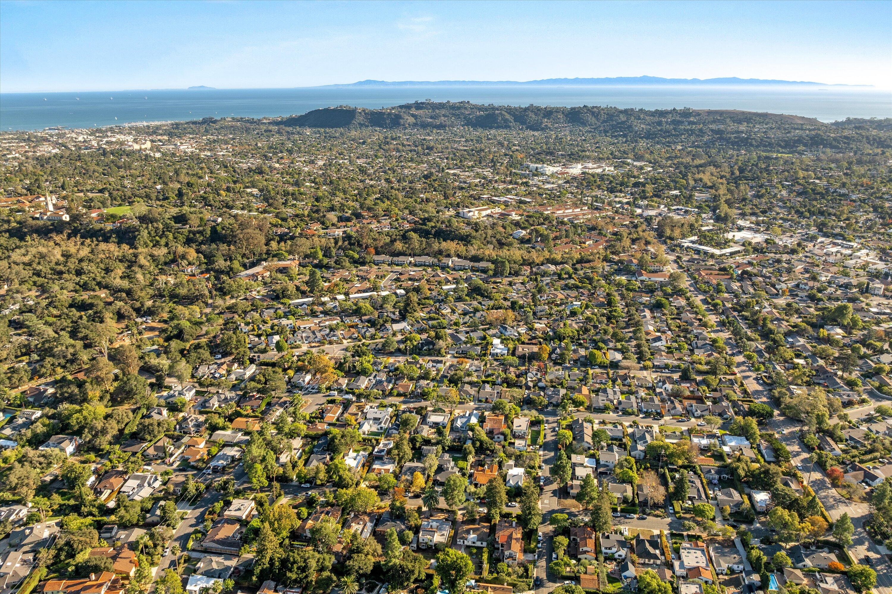 2922 Paseo Del Refugio