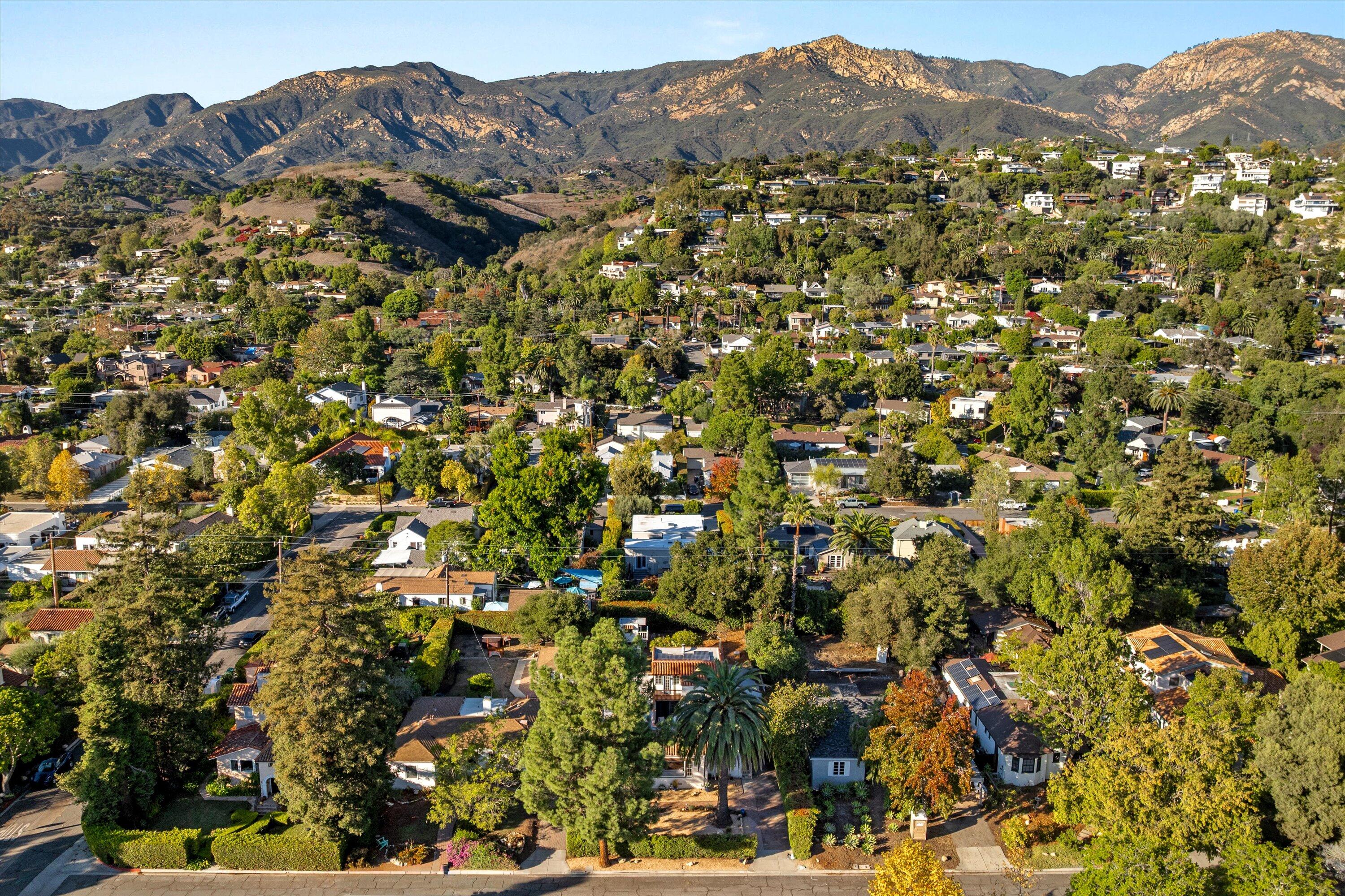 2922 Paseo Del Refugio