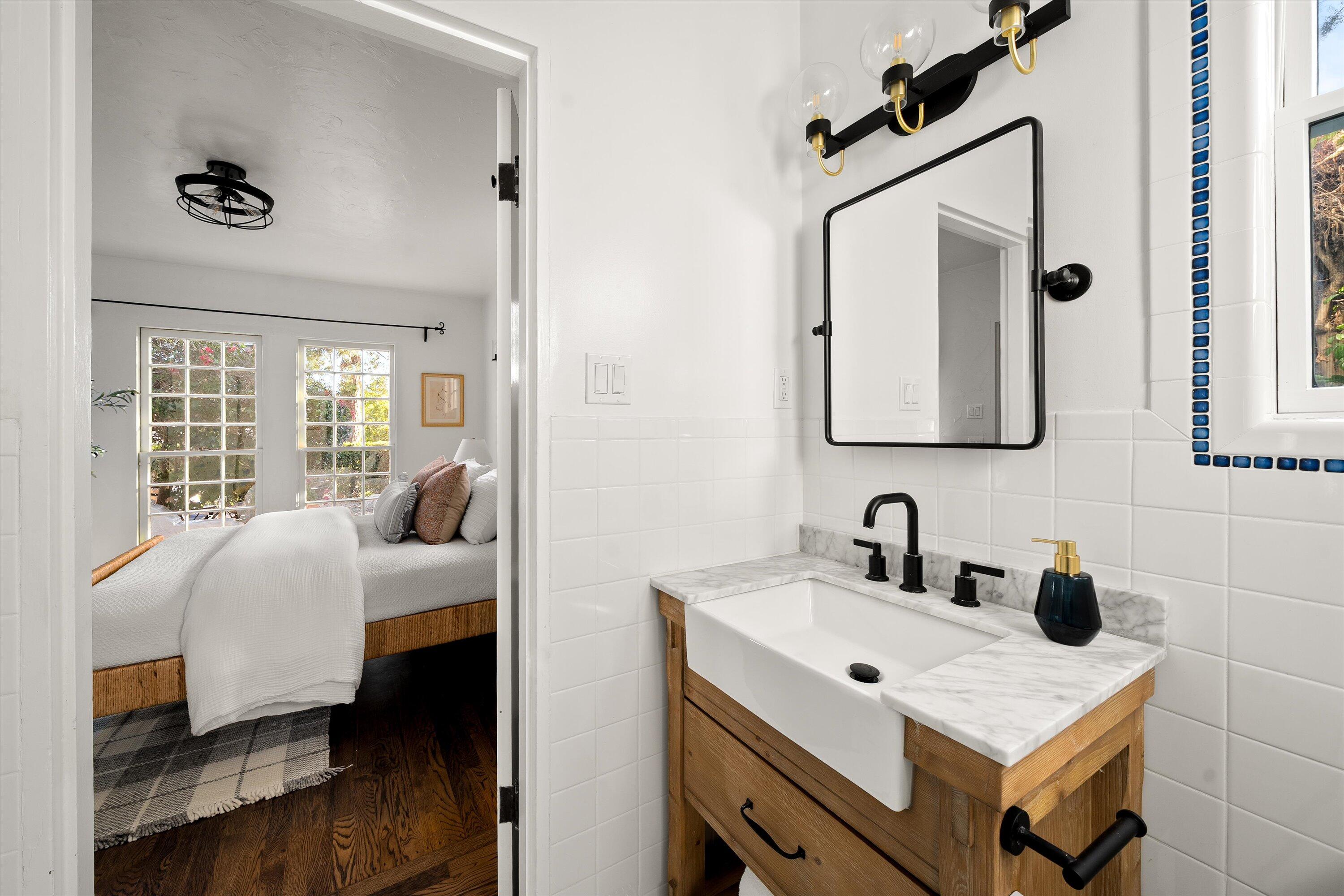 2922 Paseo Del Refugio