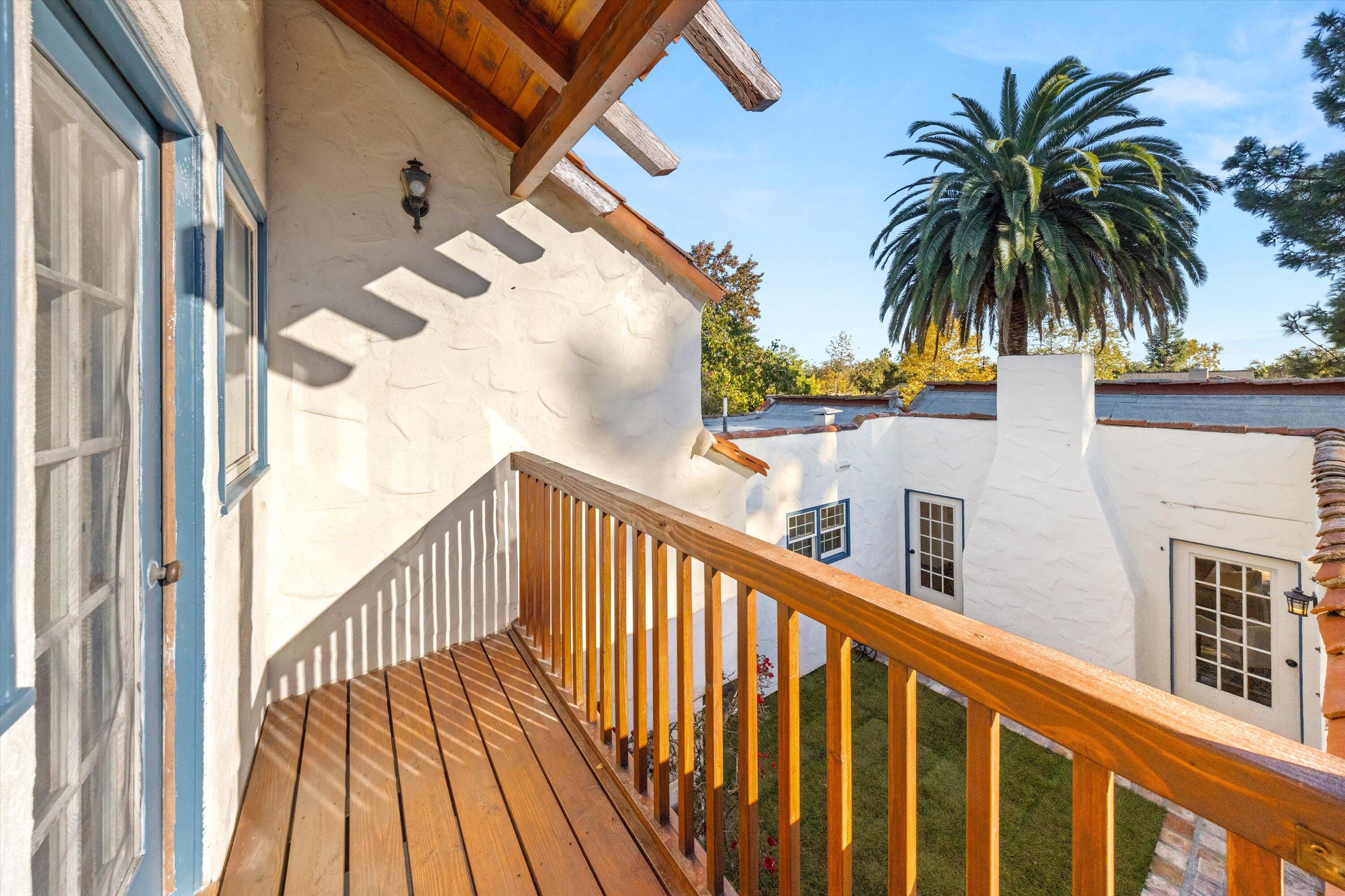 2922 Paseo Del Refugio