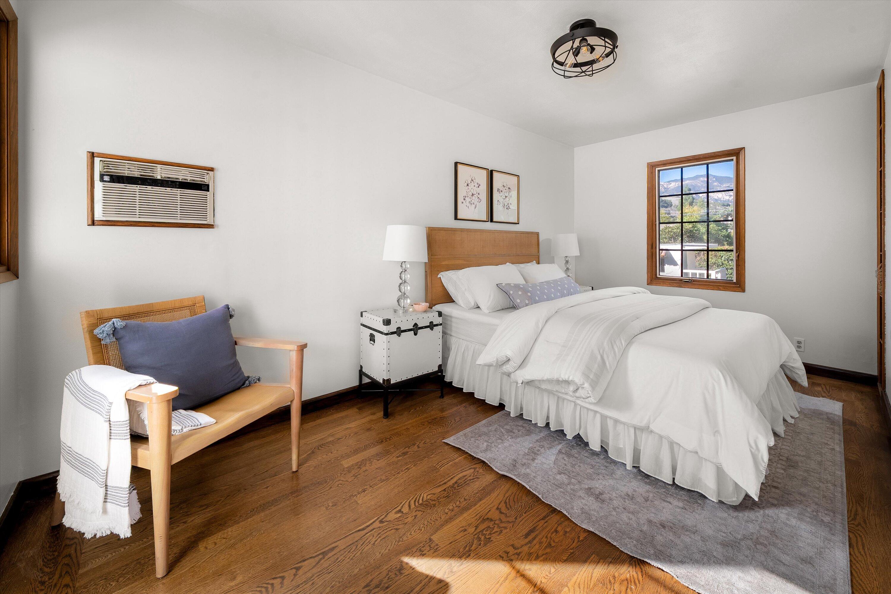 2922 Paseo Del Refugio