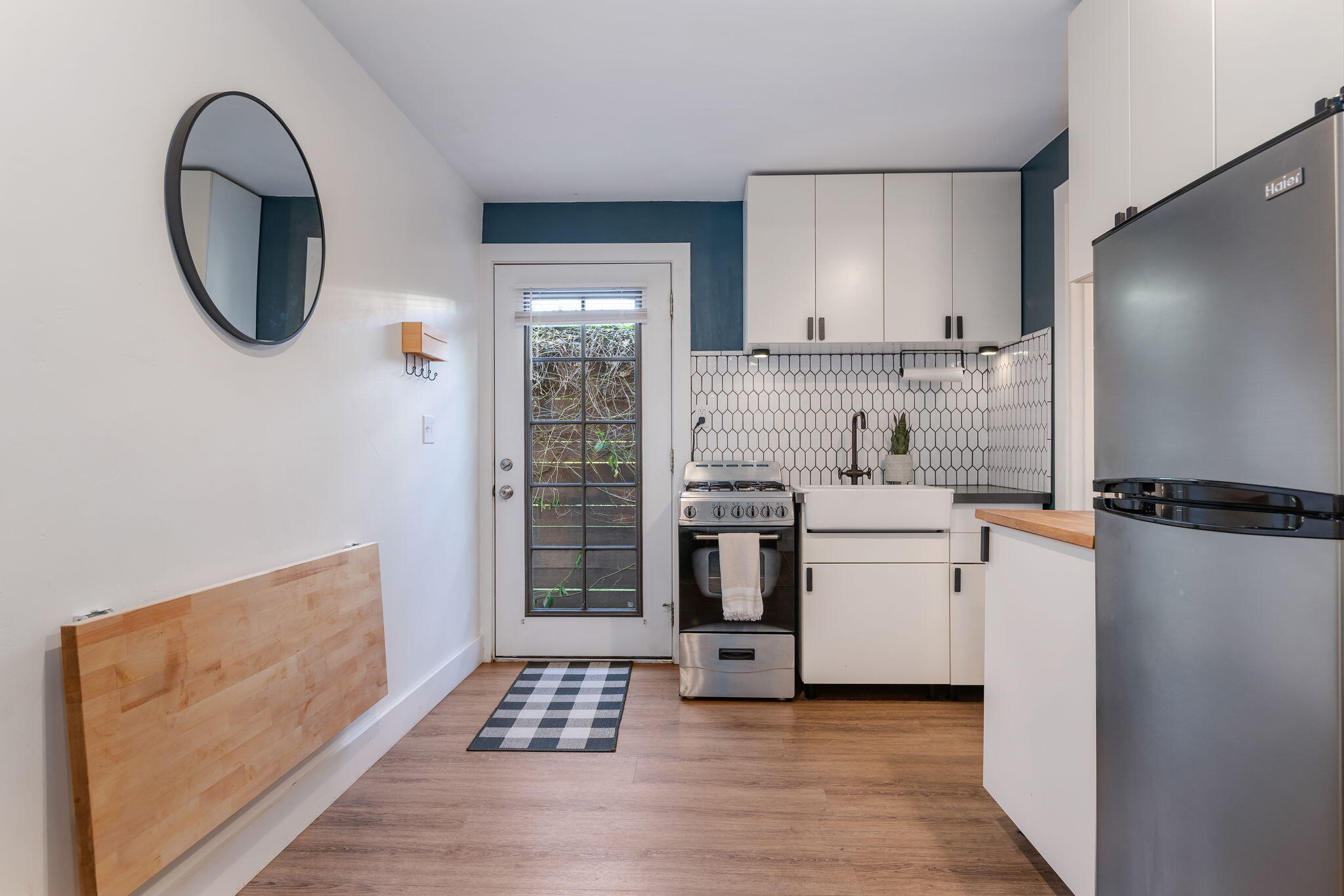 825 W Pedregosa Street Adu