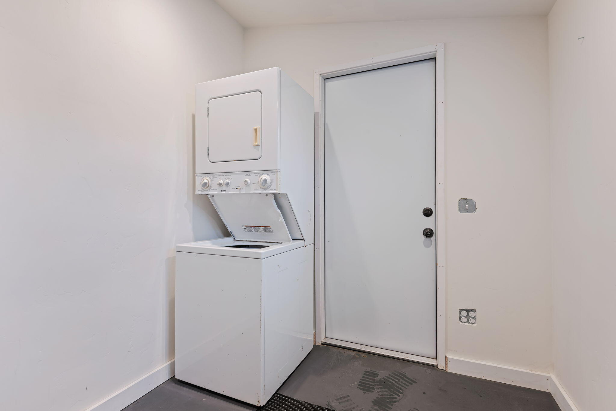 825 W Pedregosa Street Adu