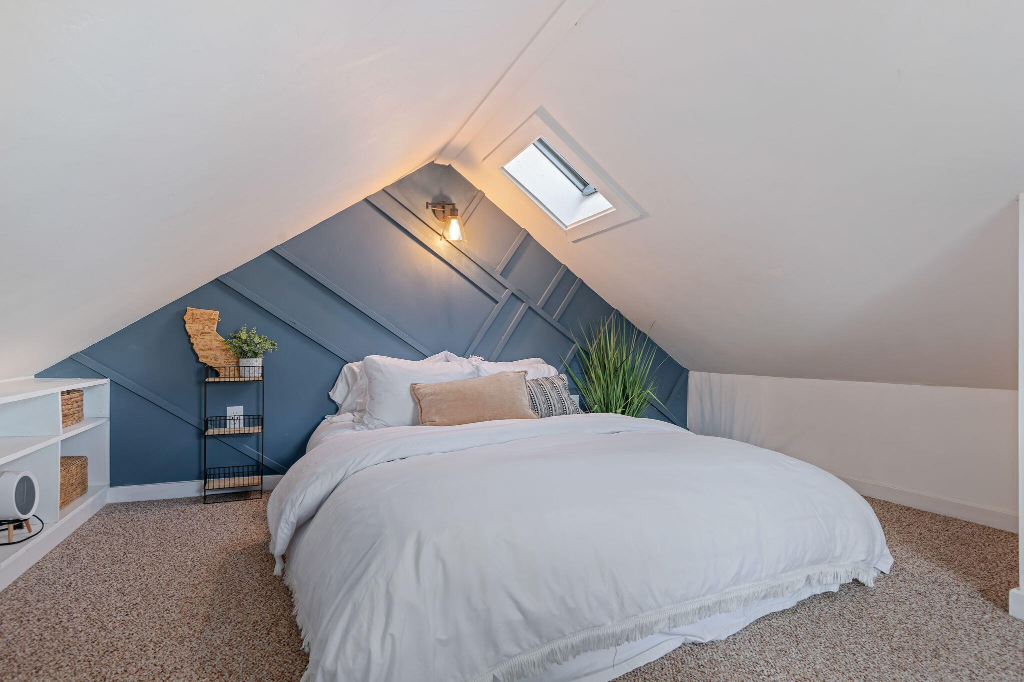 825 W Pedregosa Street Adu