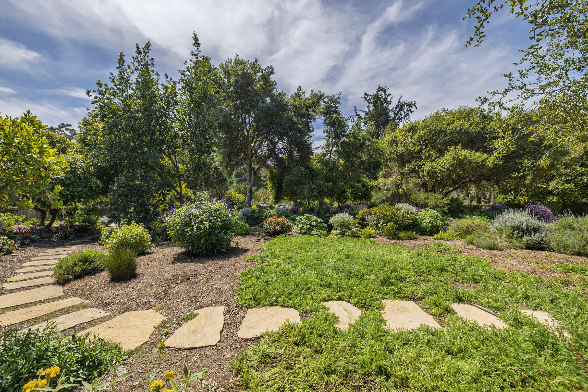 2932 Cliff Drive