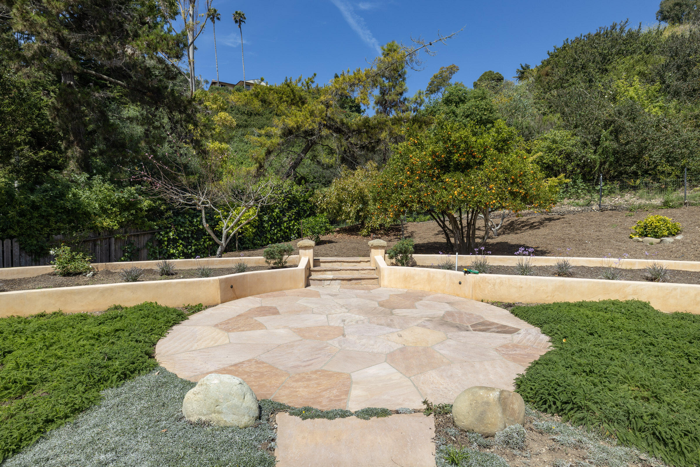 2932 Cliff Drive