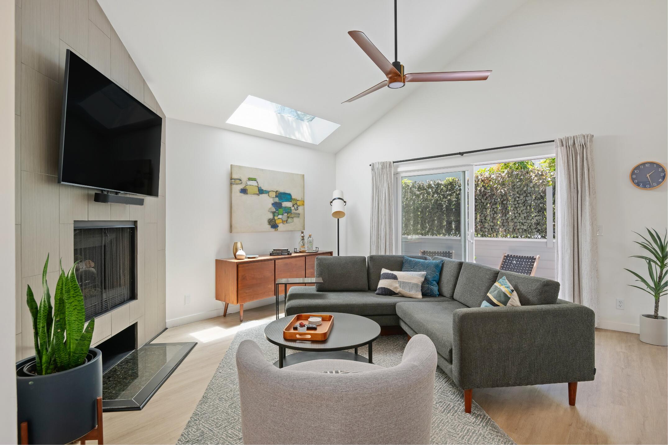 423 W Montecito Street D
