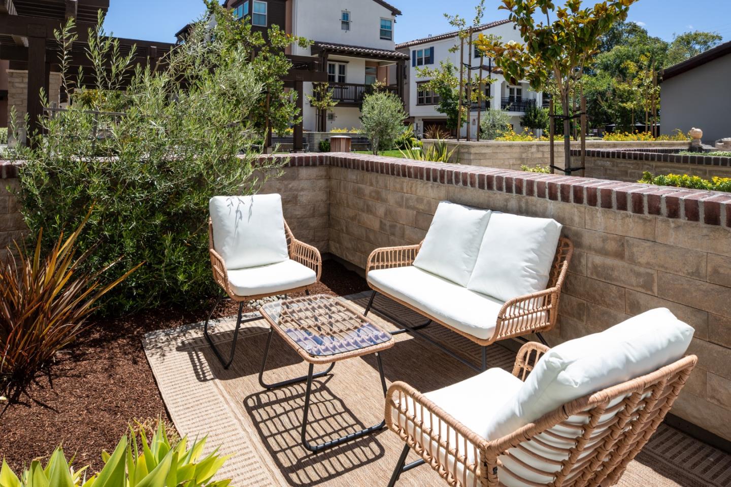 2350 Toledo Terrace