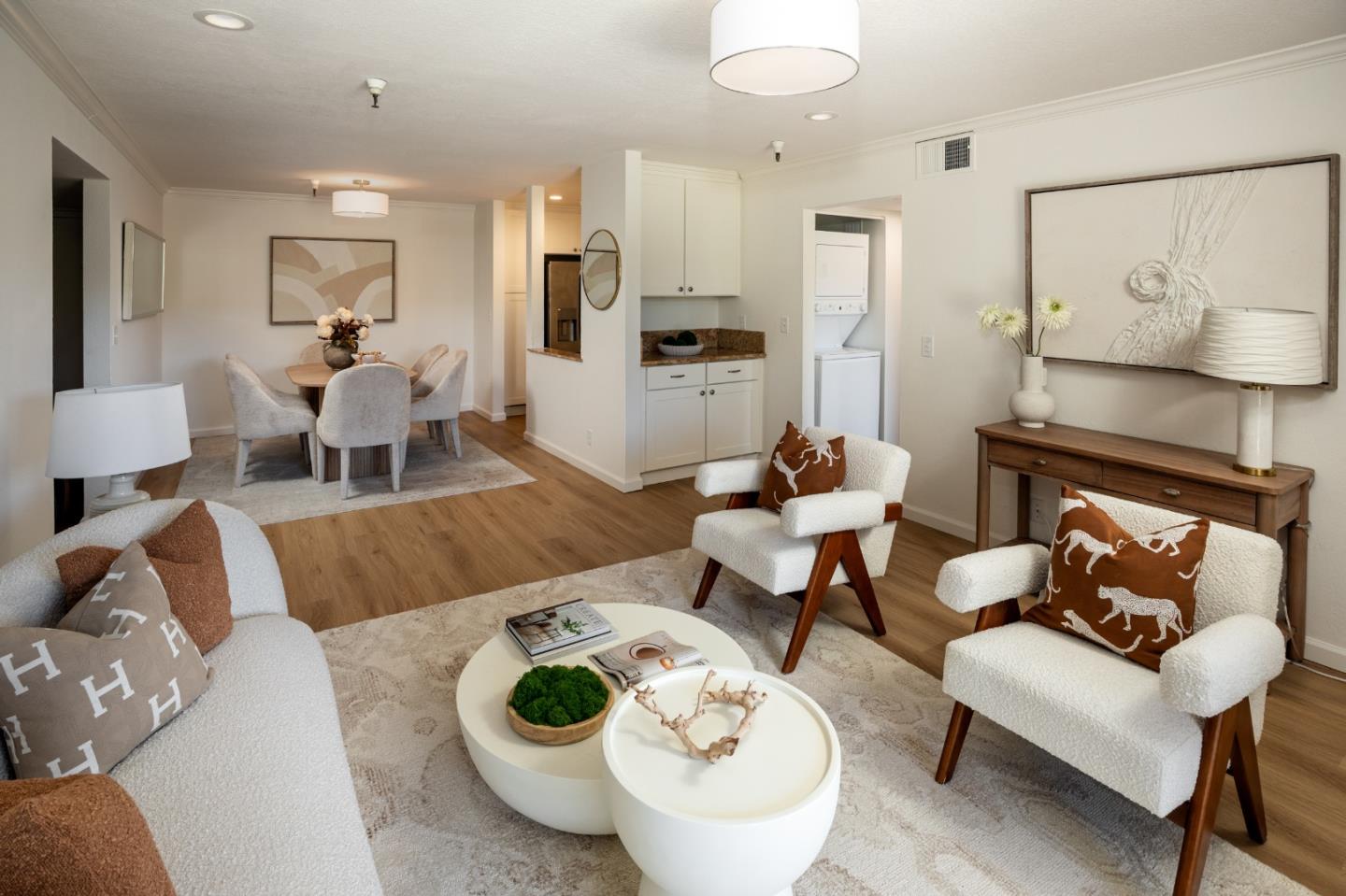 2111 Latham 321