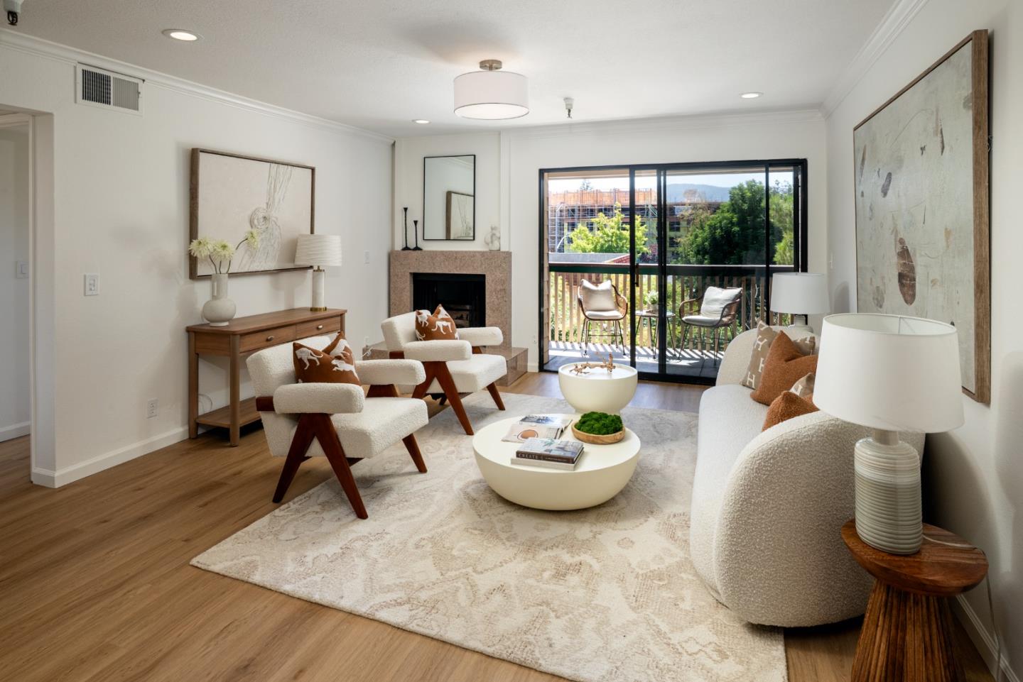 2111 Latham 321