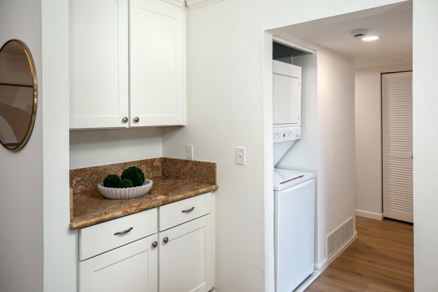 2111 Latham 321