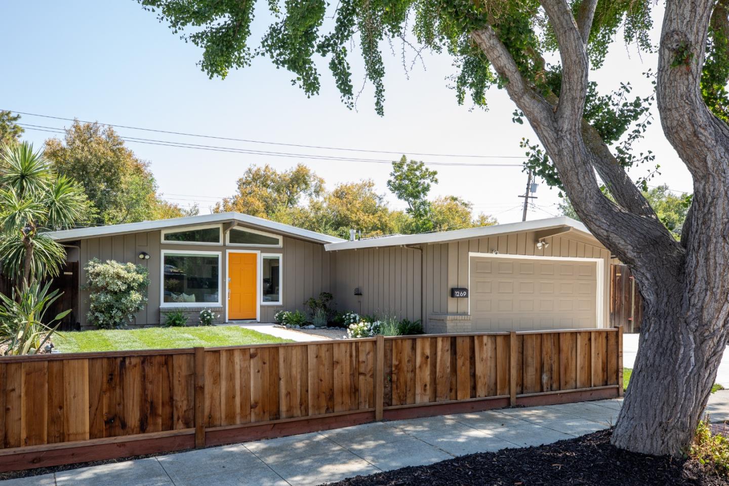 1269 Manzano Way