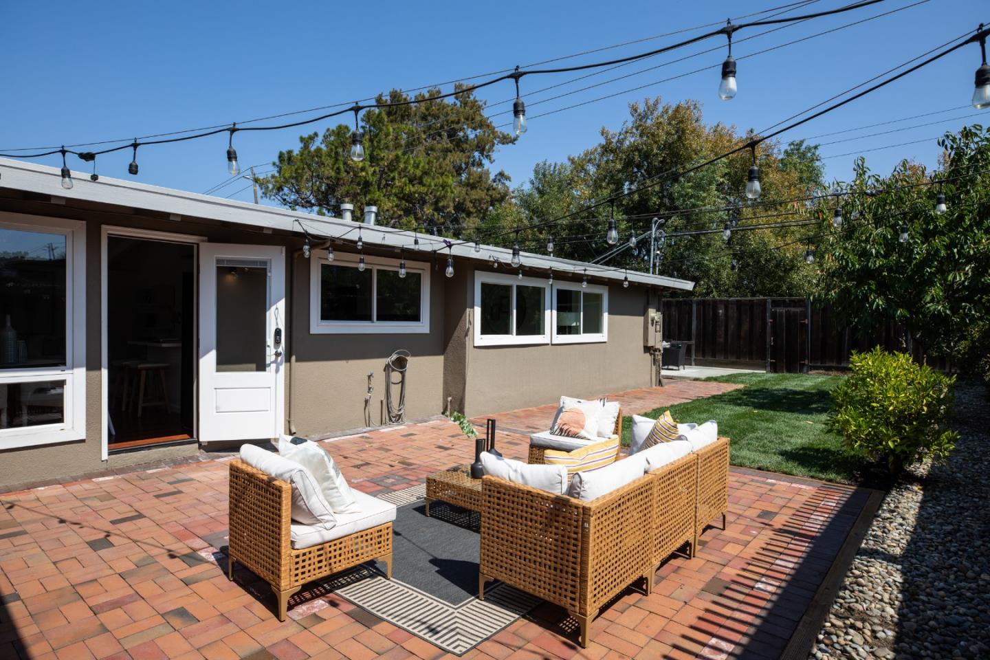 1269 Manzano Way