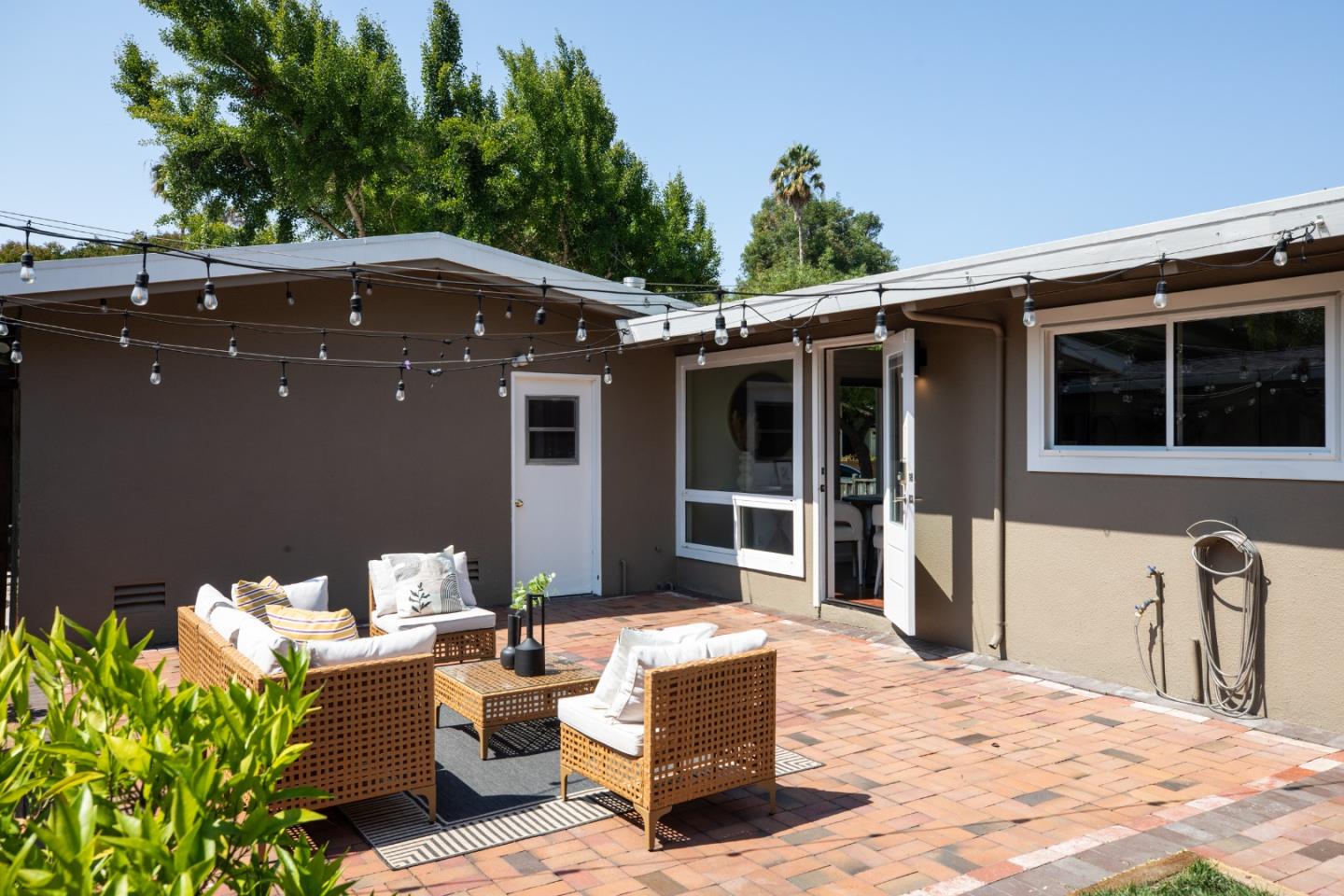1269 Manzano Way