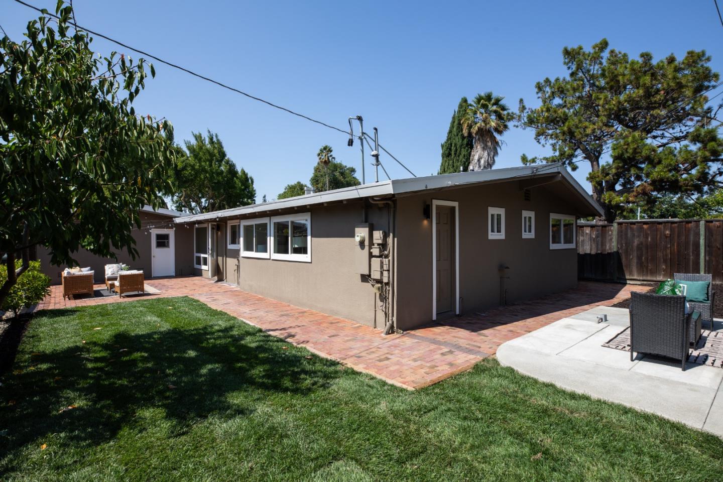 1269 Manzano Way