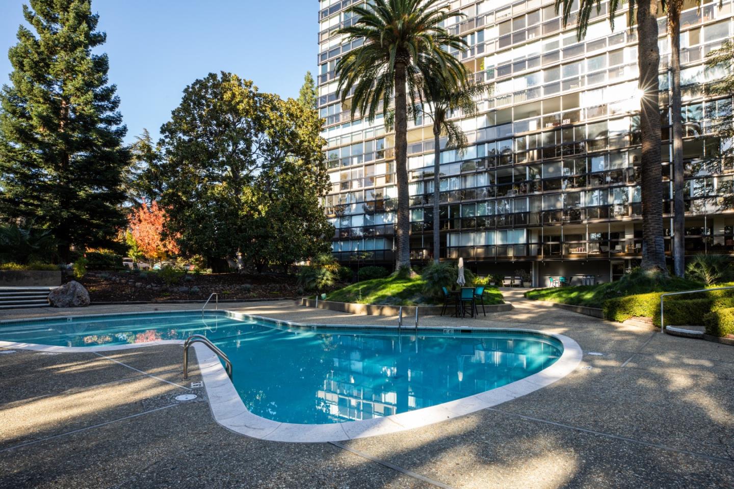 101 Alma ST 1101