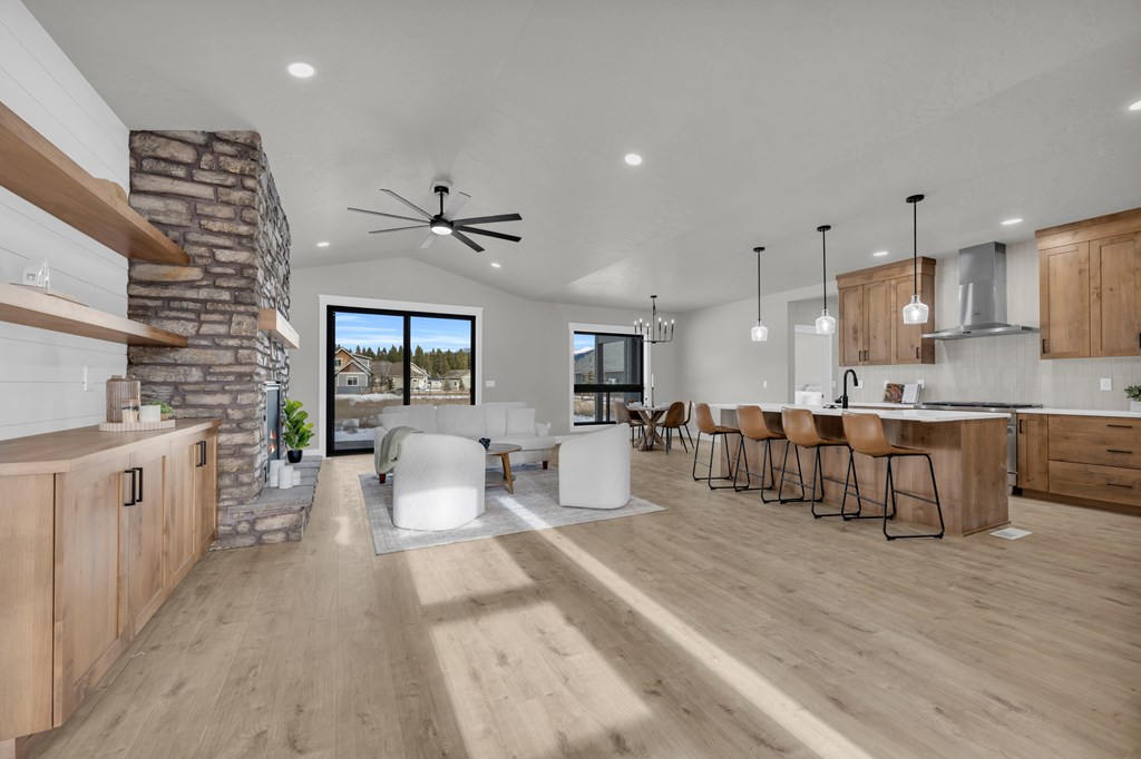 1107 Mo's Way, McCall