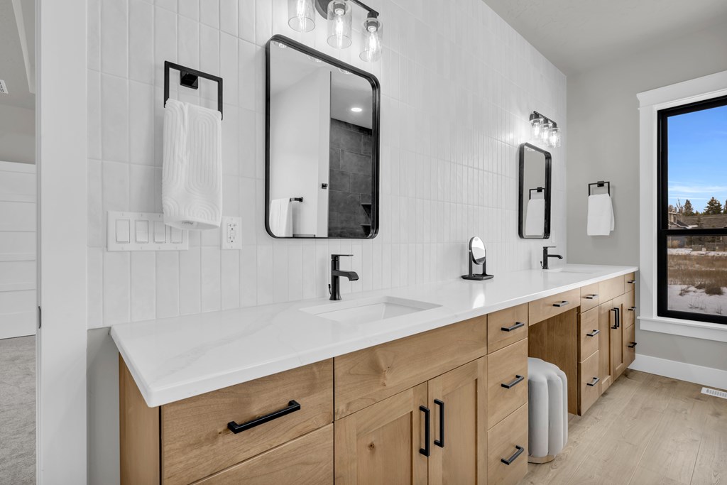 1107 Mo's Way, McCall