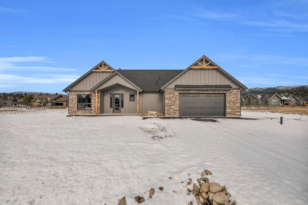 1107 Mo's Way, McCall