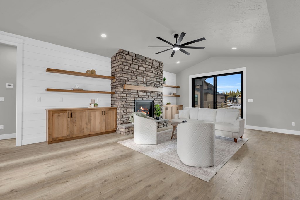 1107 Mo's Way, McCall