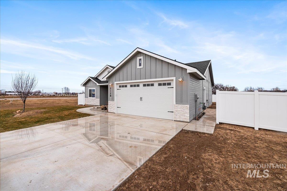 2128 Justine Ct