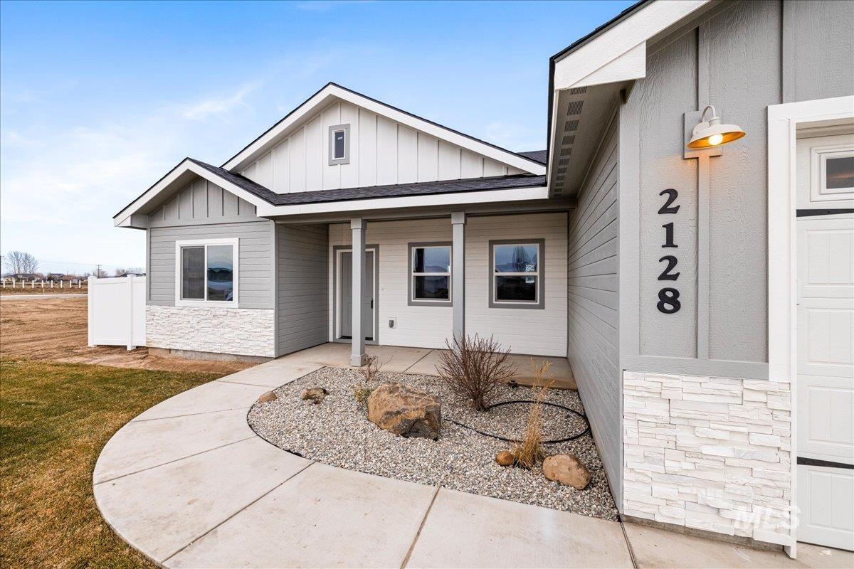 2128 Justine Ct
