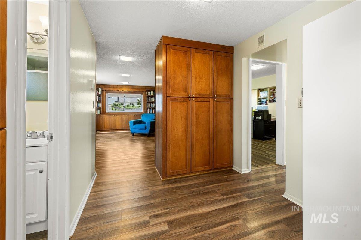 2615 Dorman
