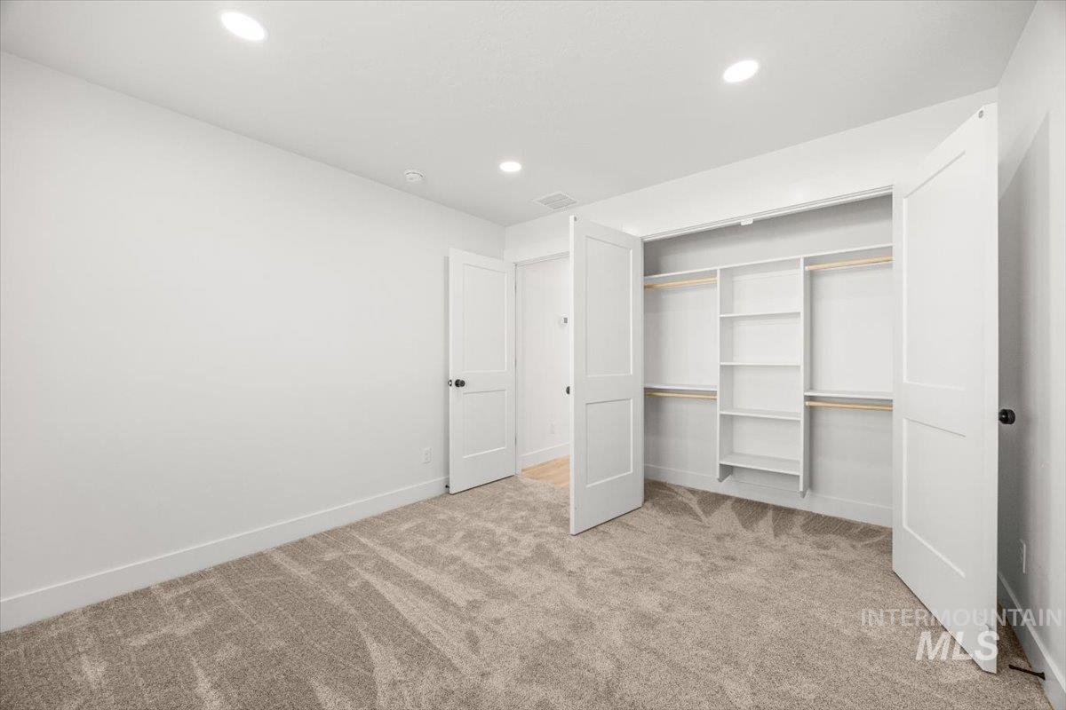 2127 Justine Ct