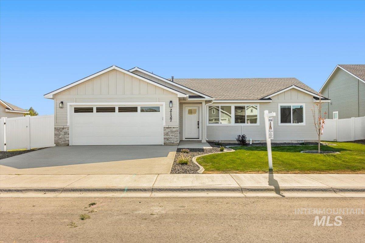2127 Justine Ct