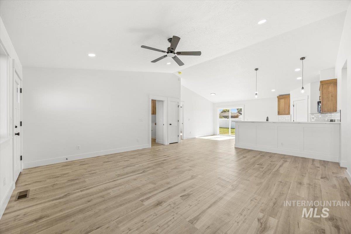 2127 Justine Ct