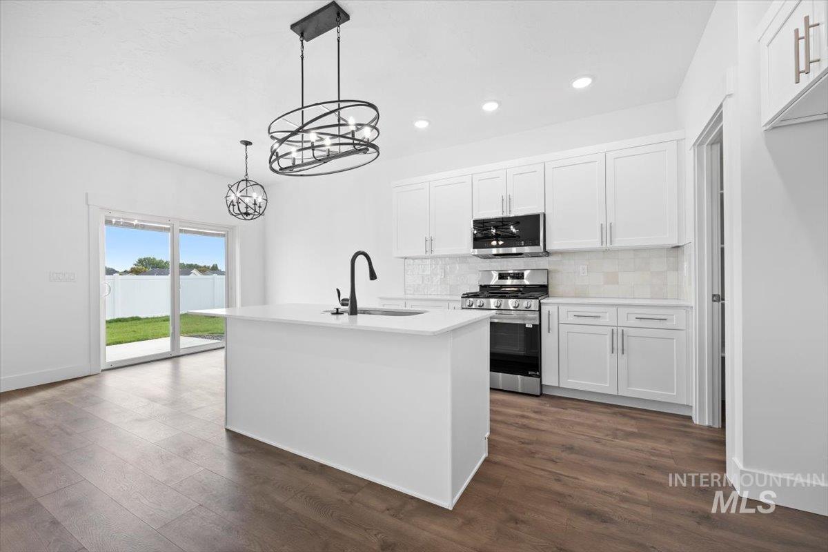 2127 Justine Ct