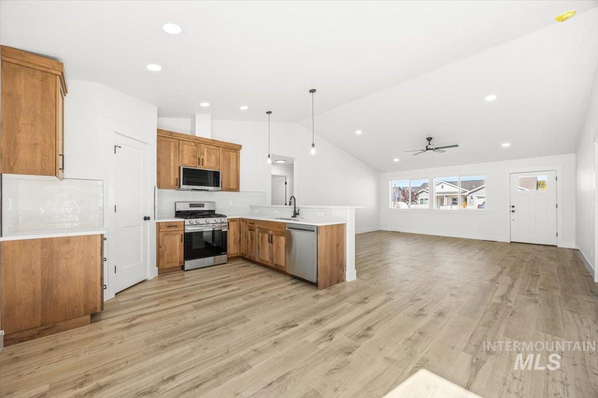 2127 Justine Ct