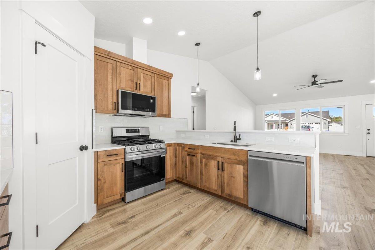 2127 Justine Ct